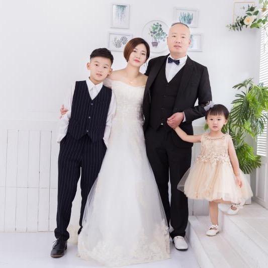 小伙子真哇塞