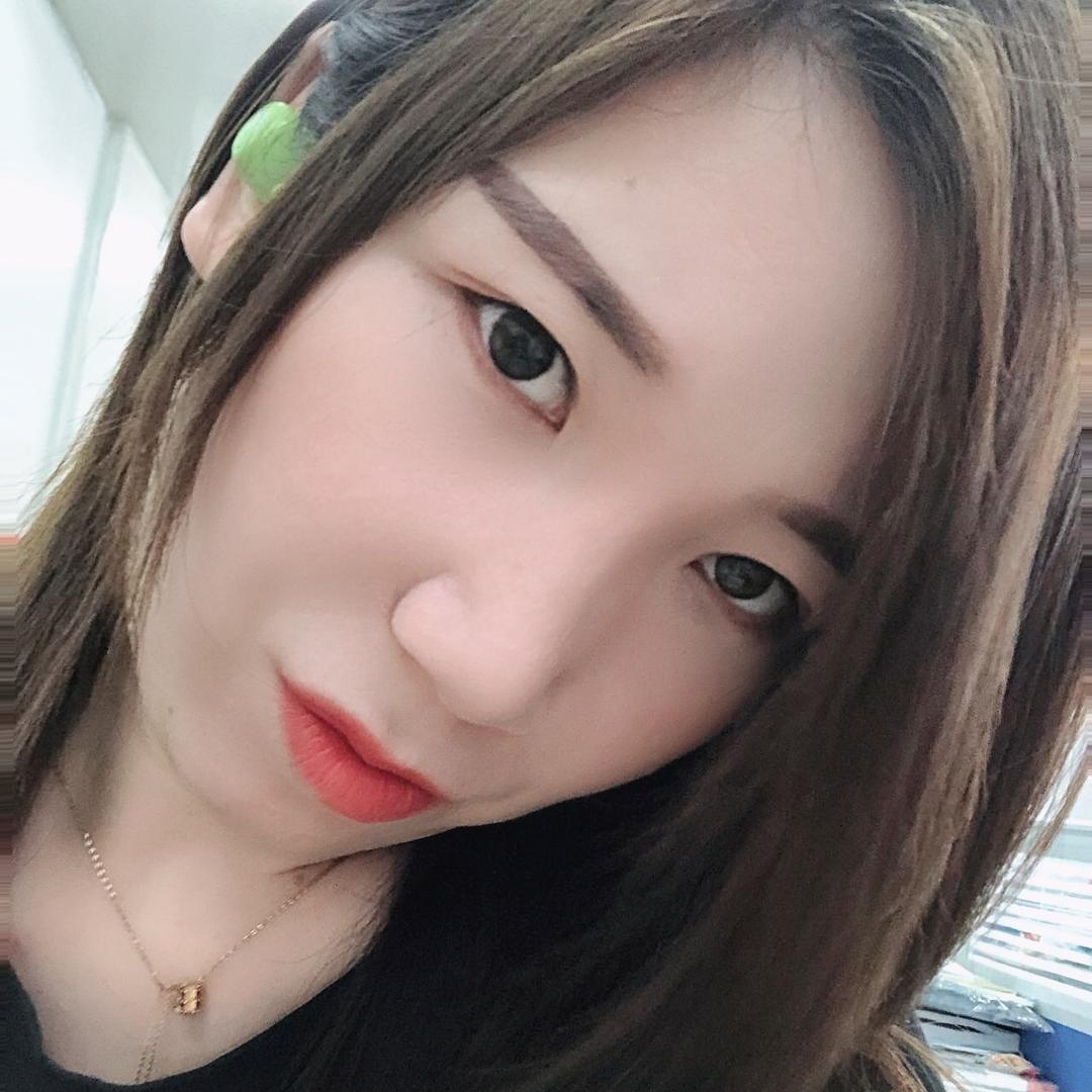芳芳吖