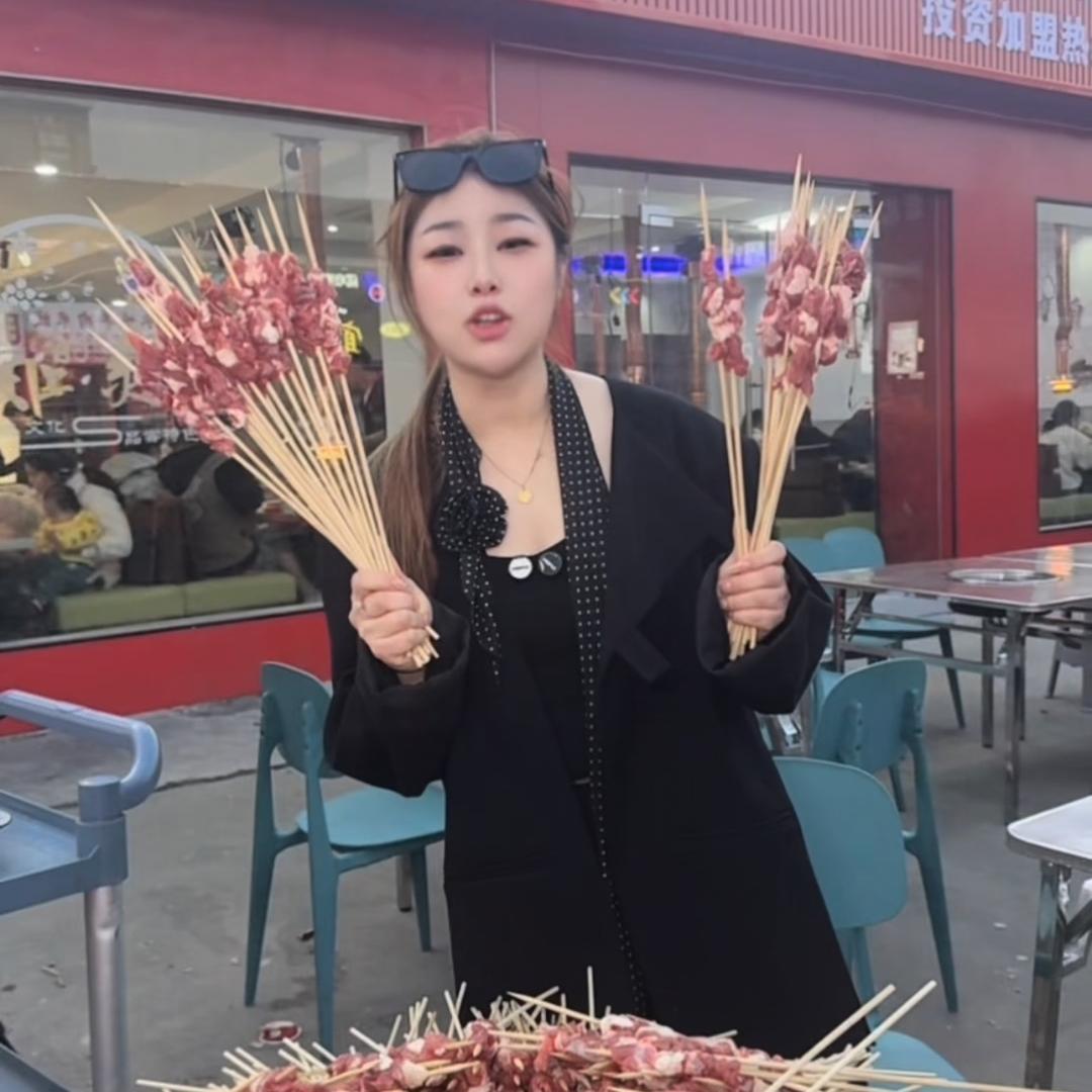 夜咖自助龙虾烧烤