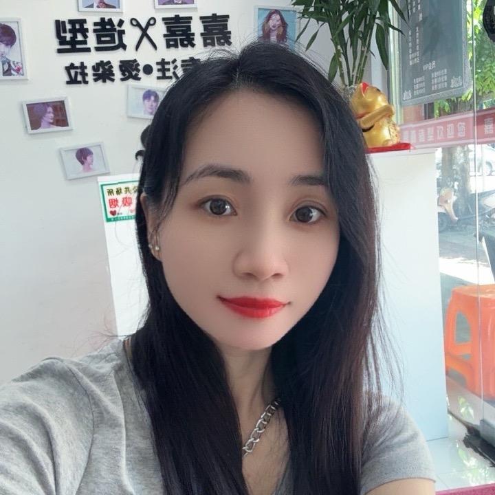 女发型师阿芳