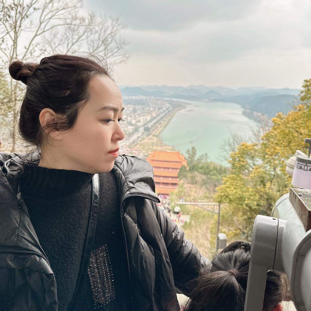 小姐姐丽丽