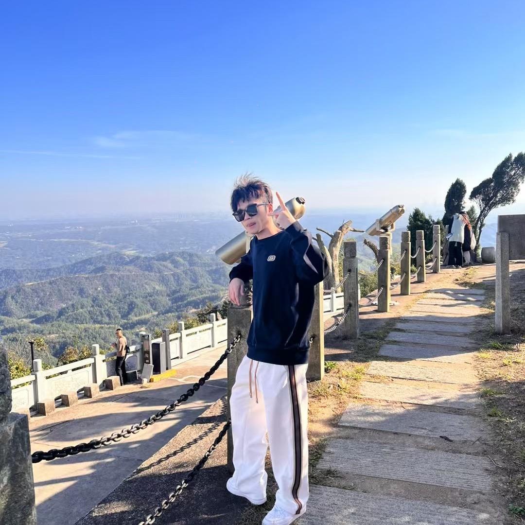 有且二