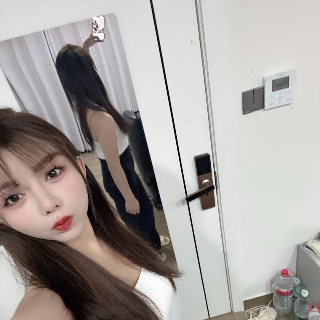 A奥迪小姐姐