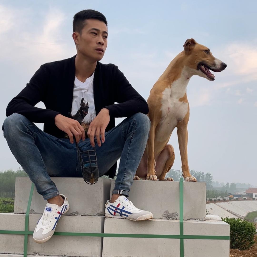 闫百萬