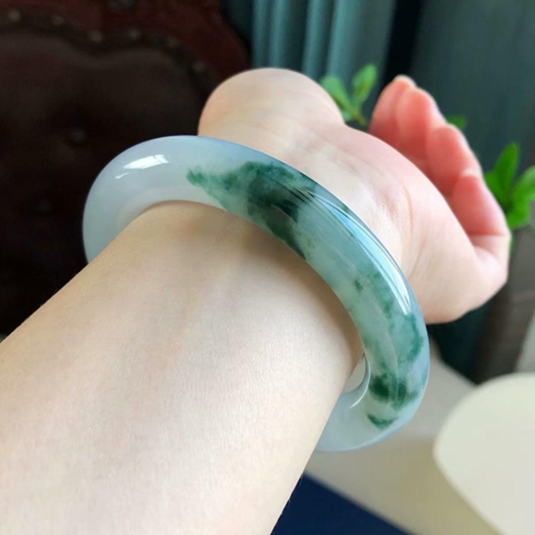 白芸翡翠