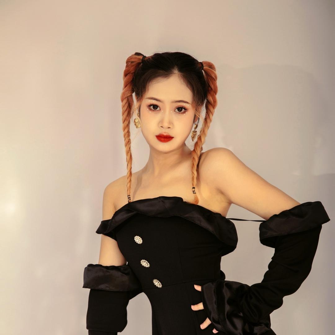 爱跳舞的果果
