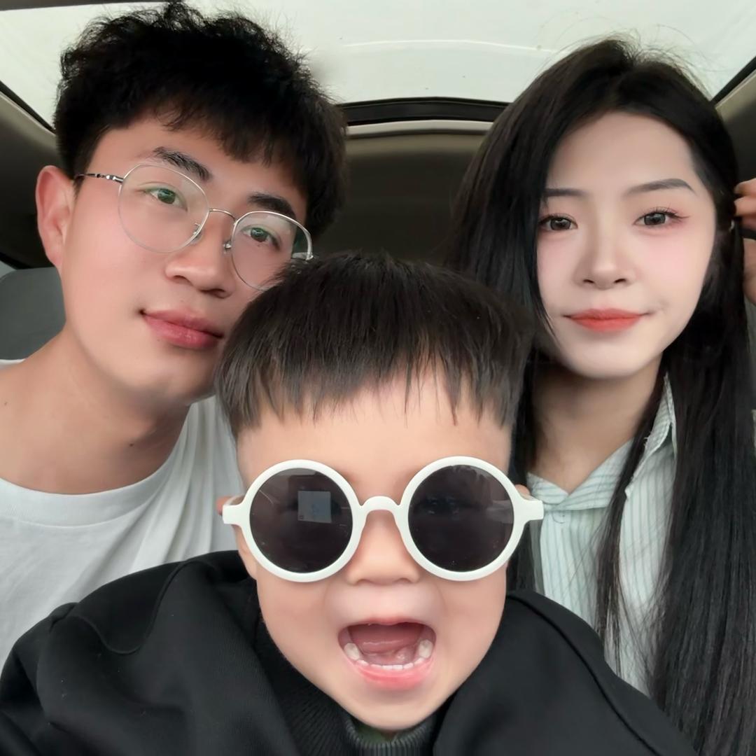 栾小佑