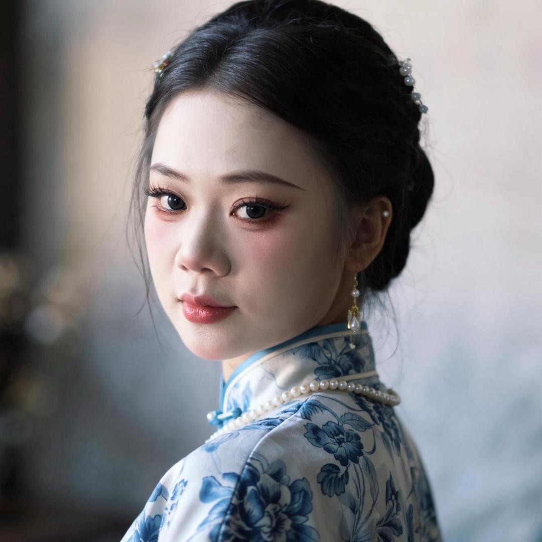 阿玲.