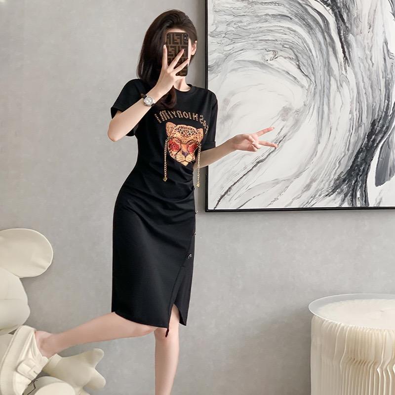 衣群潮流女装