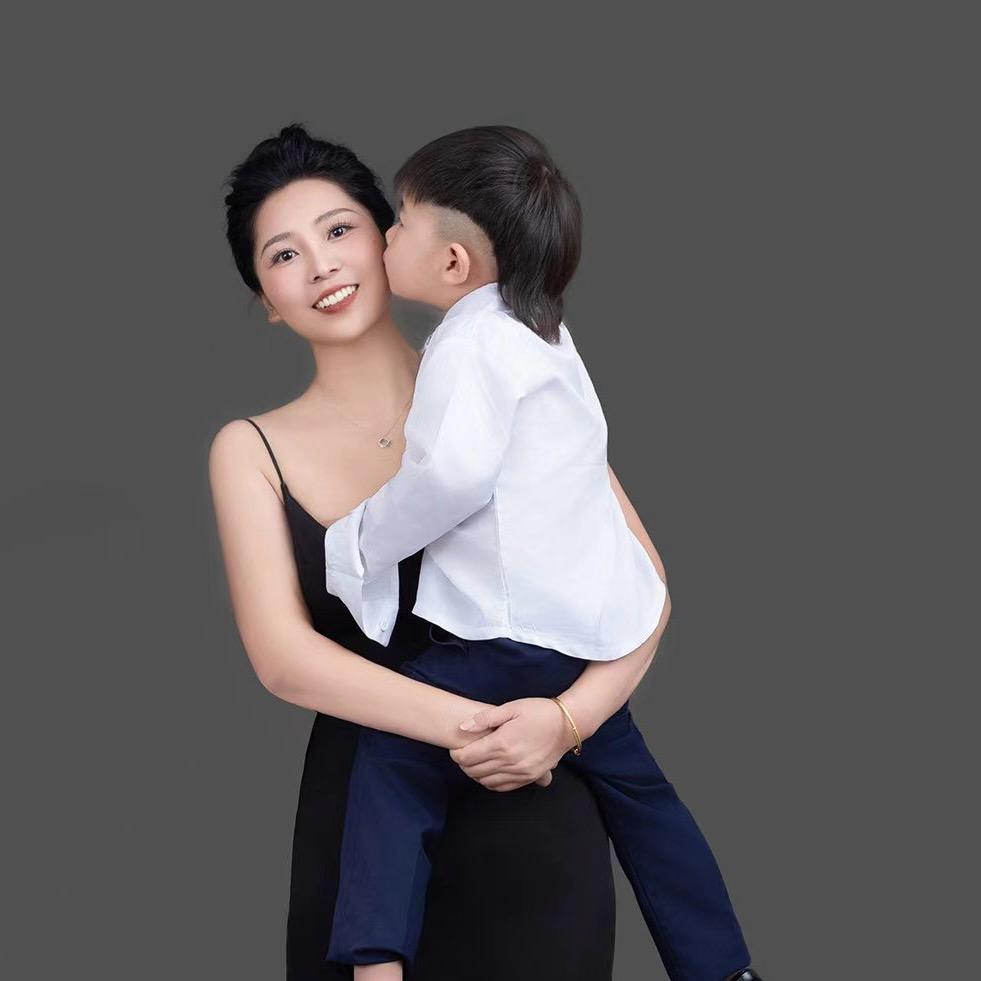 丽…