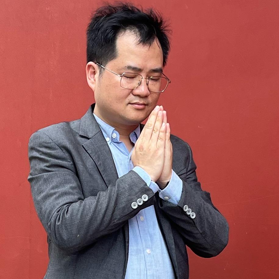 在长沙步行街做火锅的卫星哥