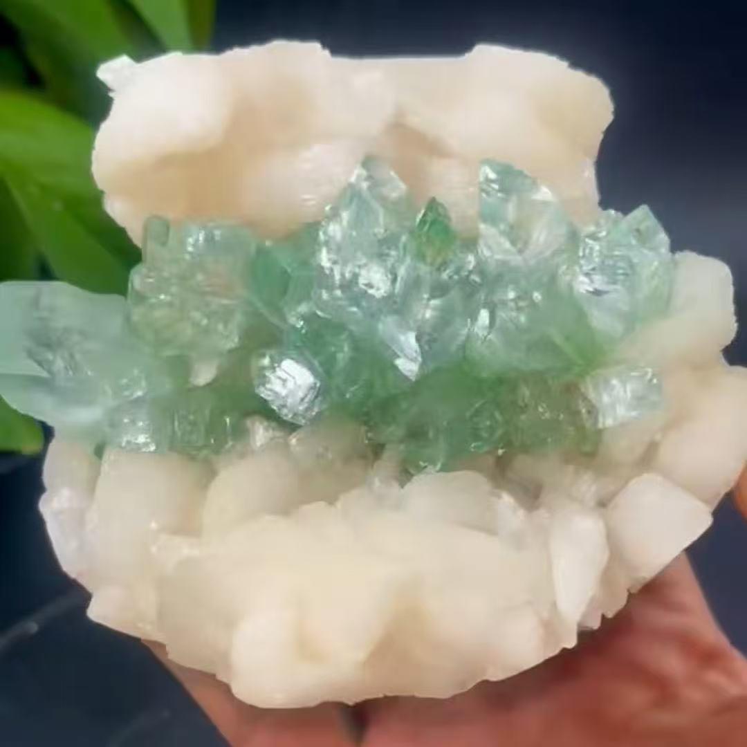 闪闪的矿物