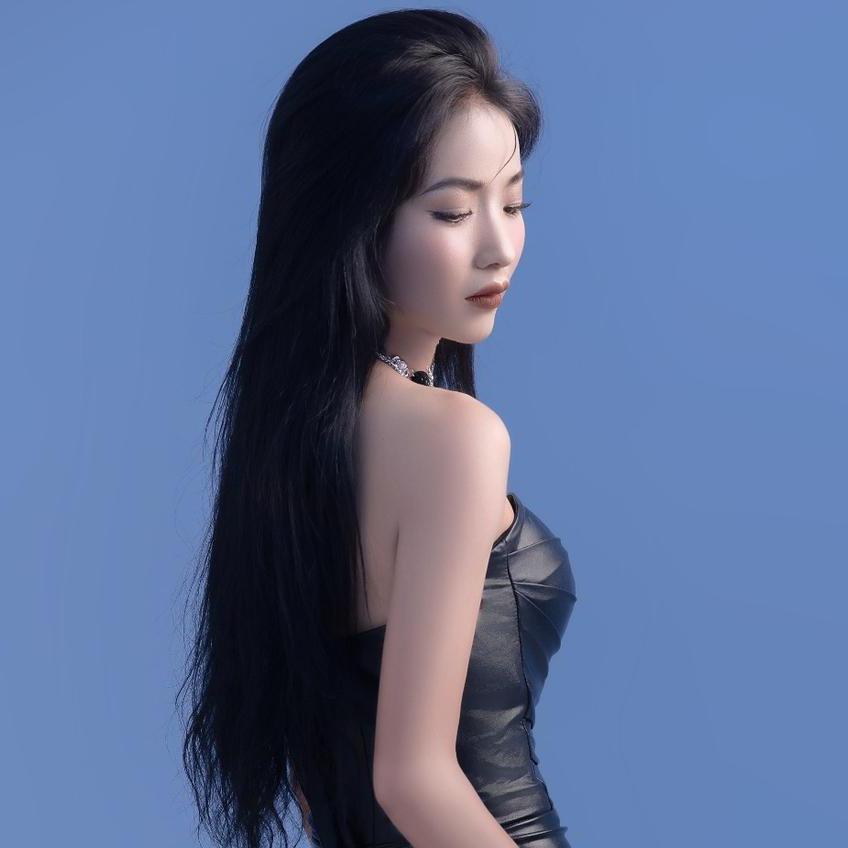 余瑾秋（砥砺前行）