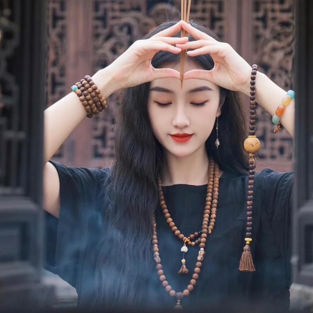 栀恩.