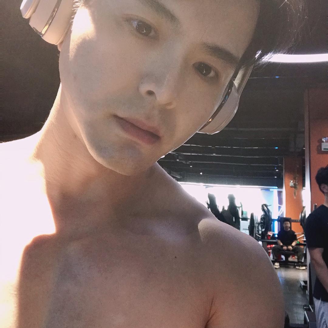 拿铁男孩