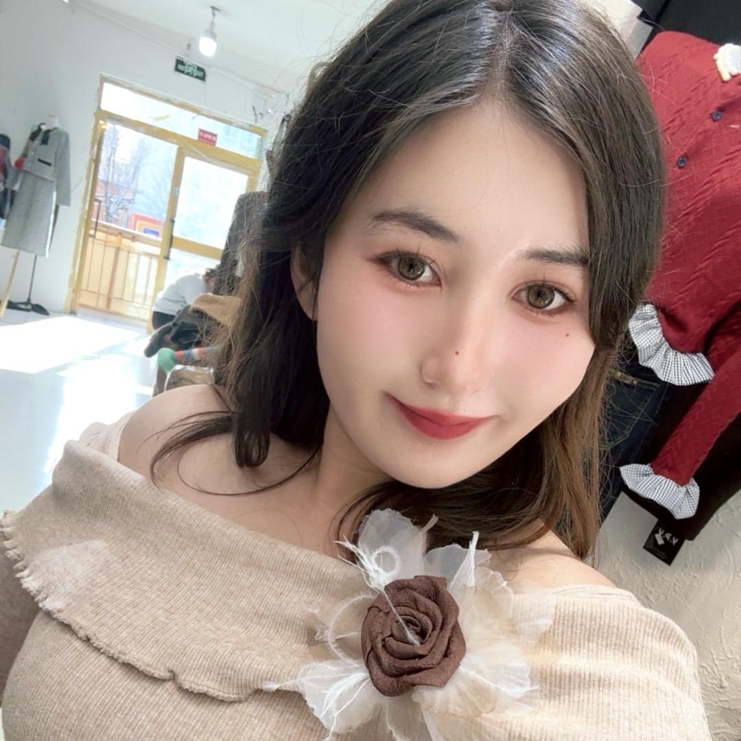 新疆彩色土块