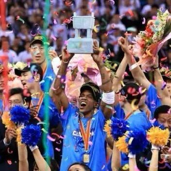 小球迷不会打篮球