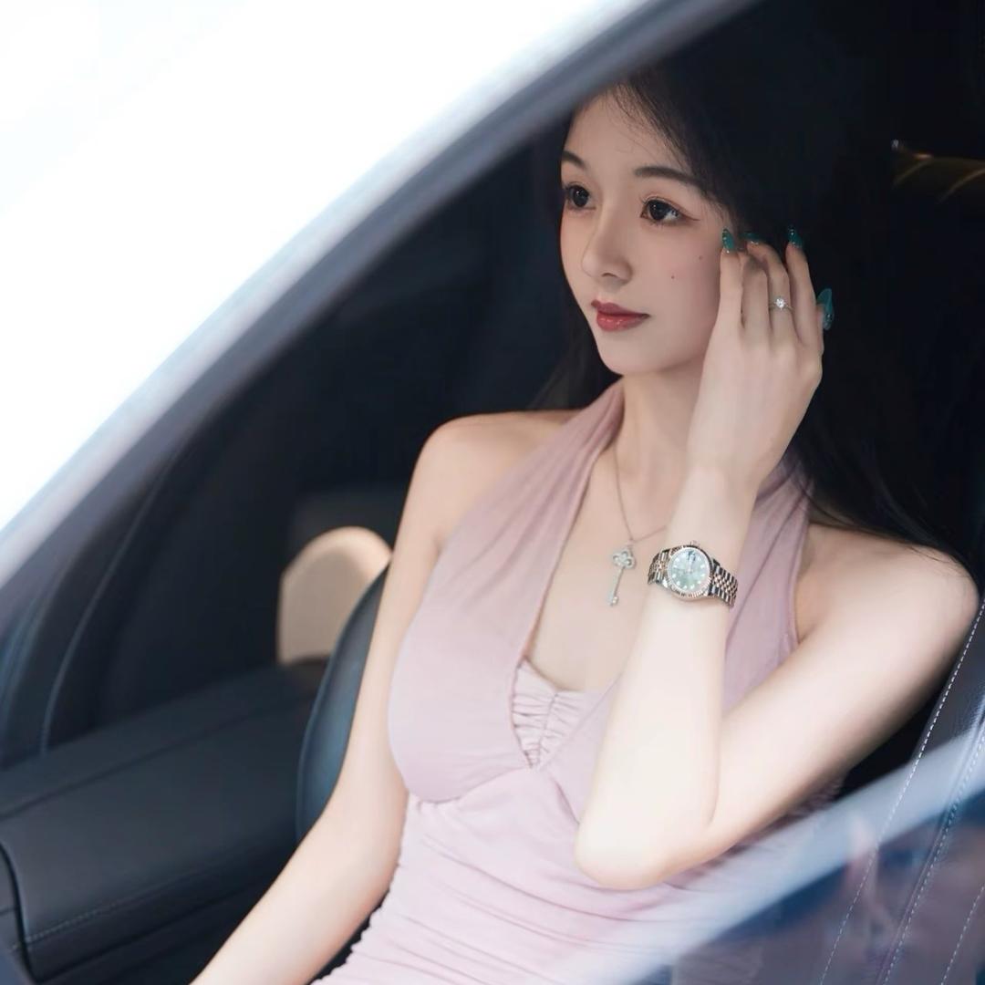 爱玩表的小琳