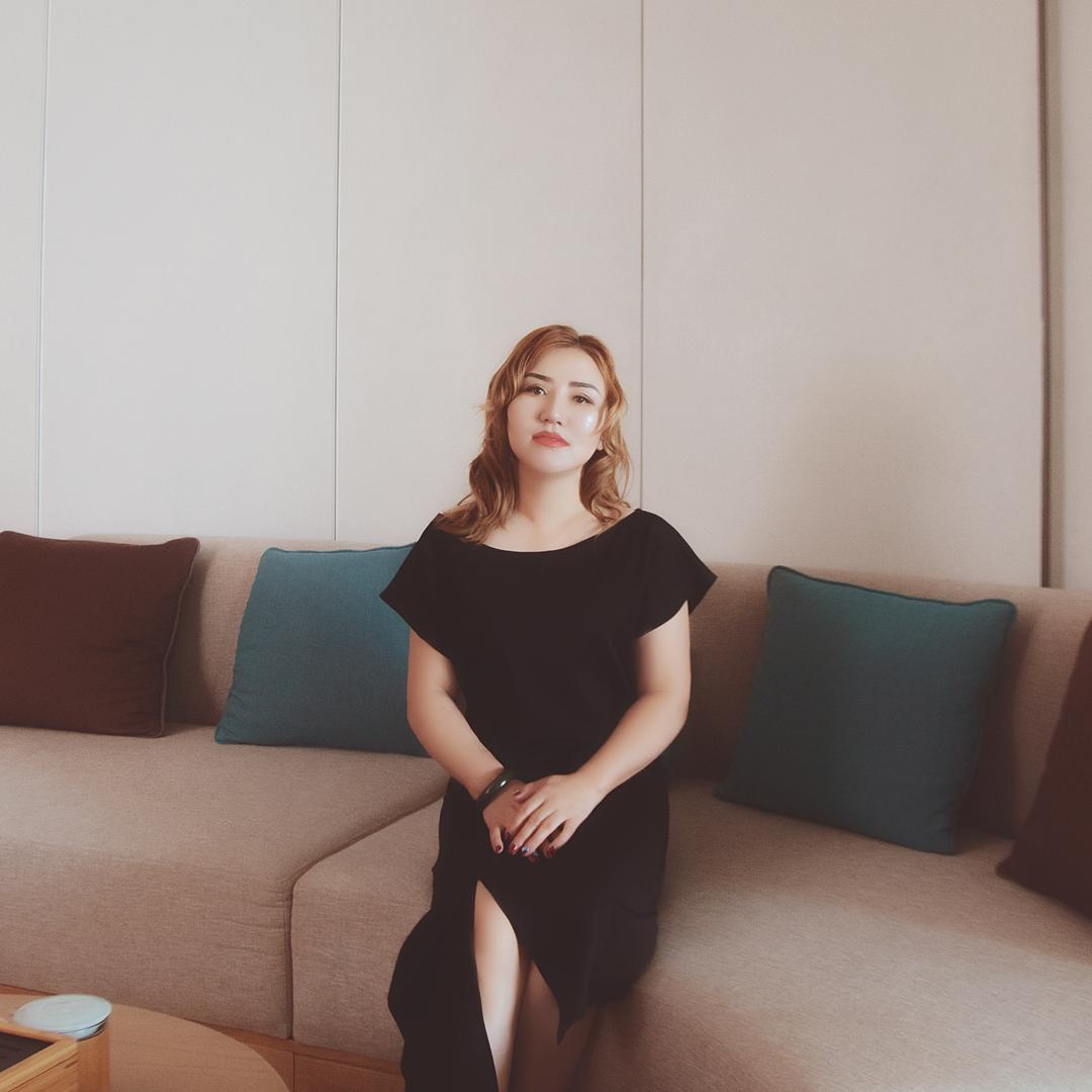 阿茹喀美妆