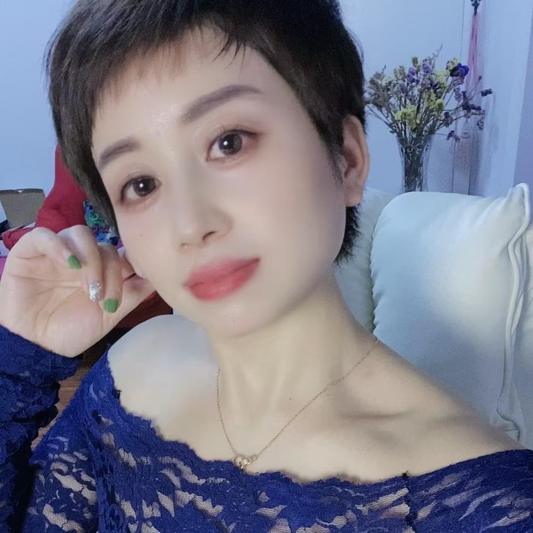 张一一 ，
