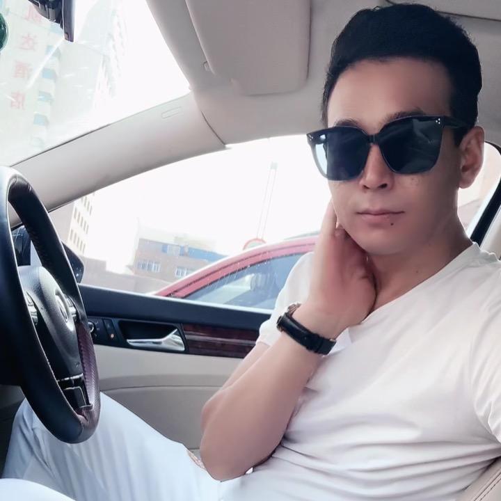 人不帅⚜霸气在