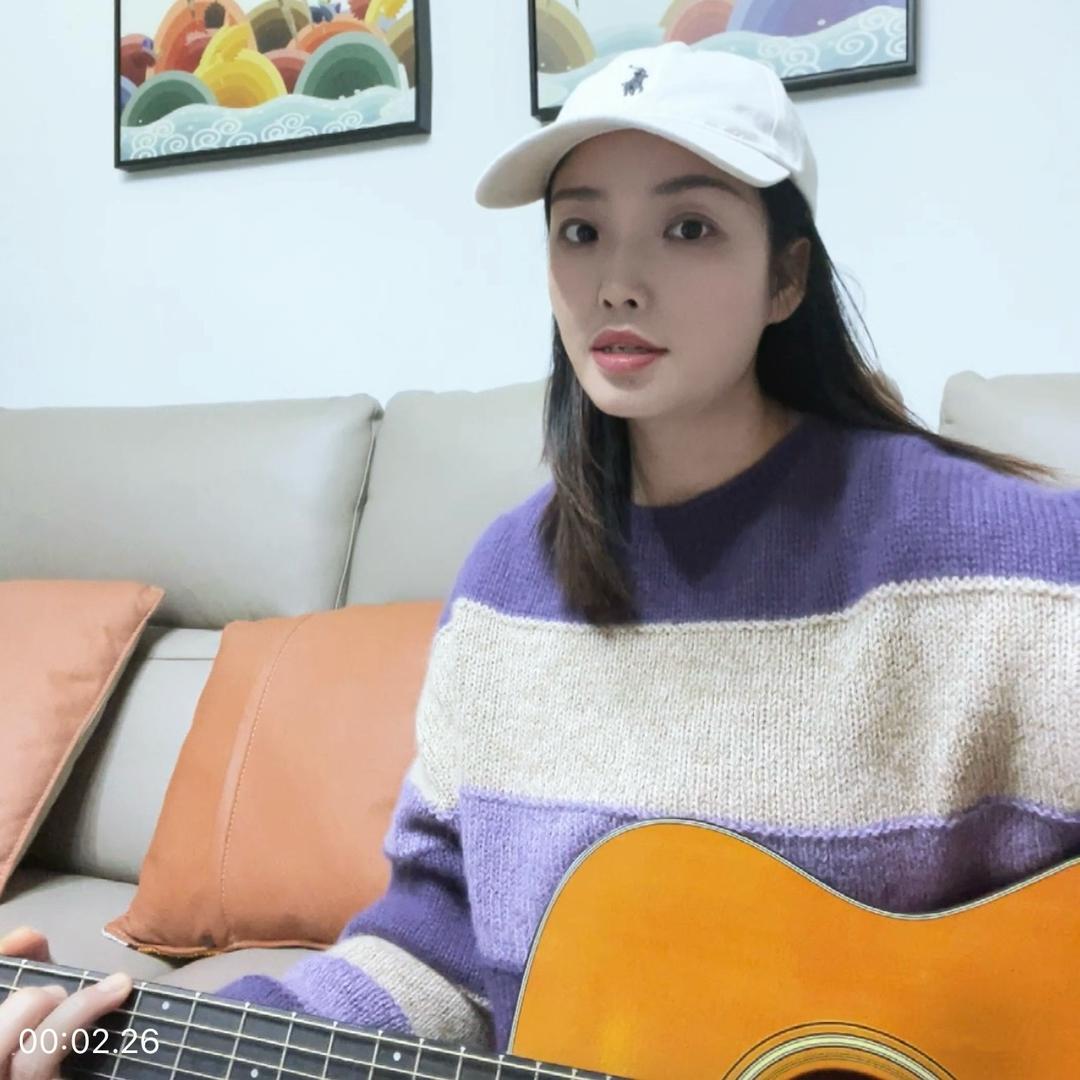 叶子🍃🍃学吉他