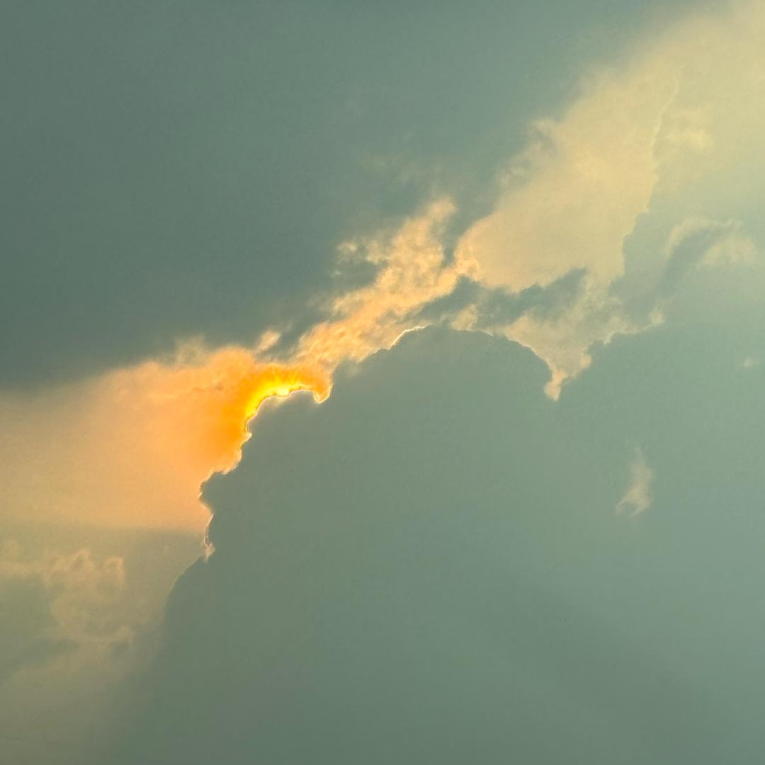 天真可爱叫卖萌