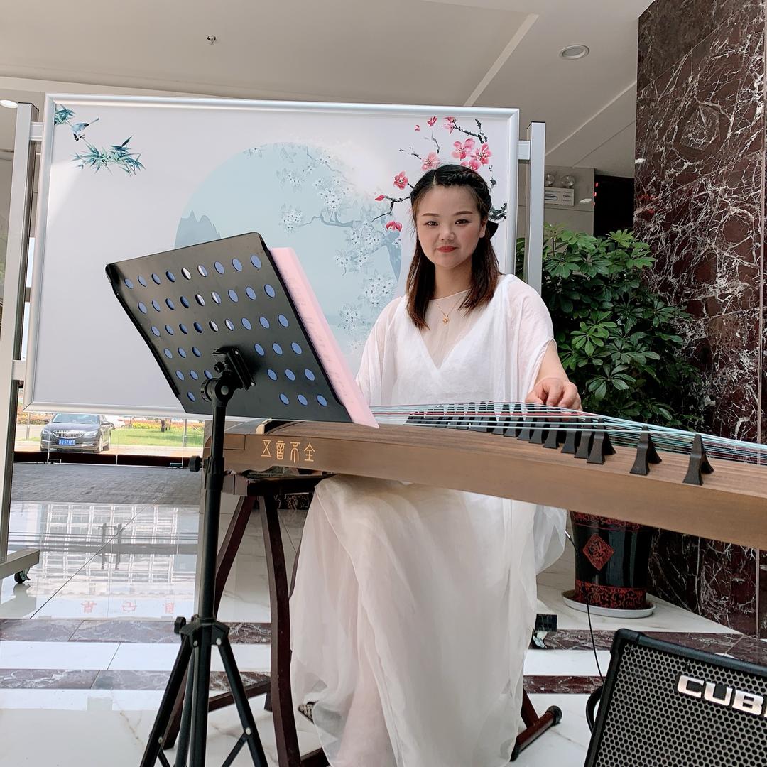 @弹古筝的二丫👠