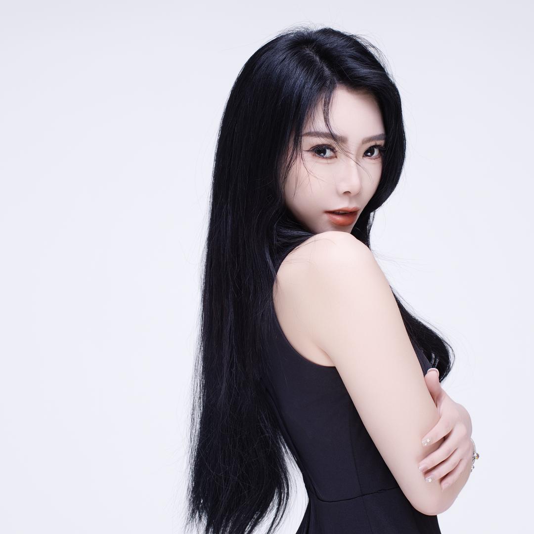 筱溪笑嘻嘻