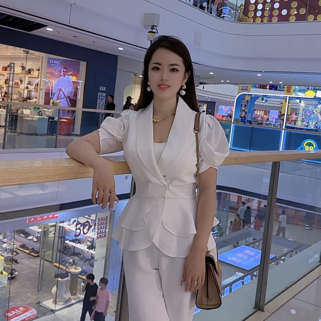 美娜（带小棉袄）