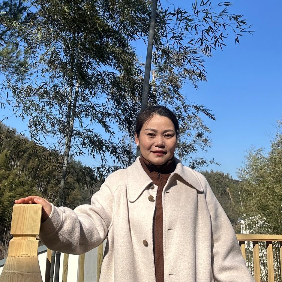 丹阳束雪洁的童装店