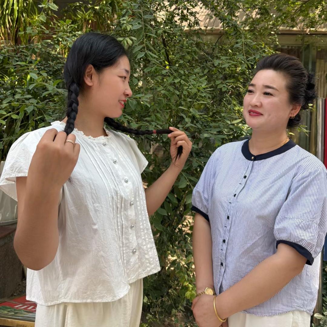 两朵村花