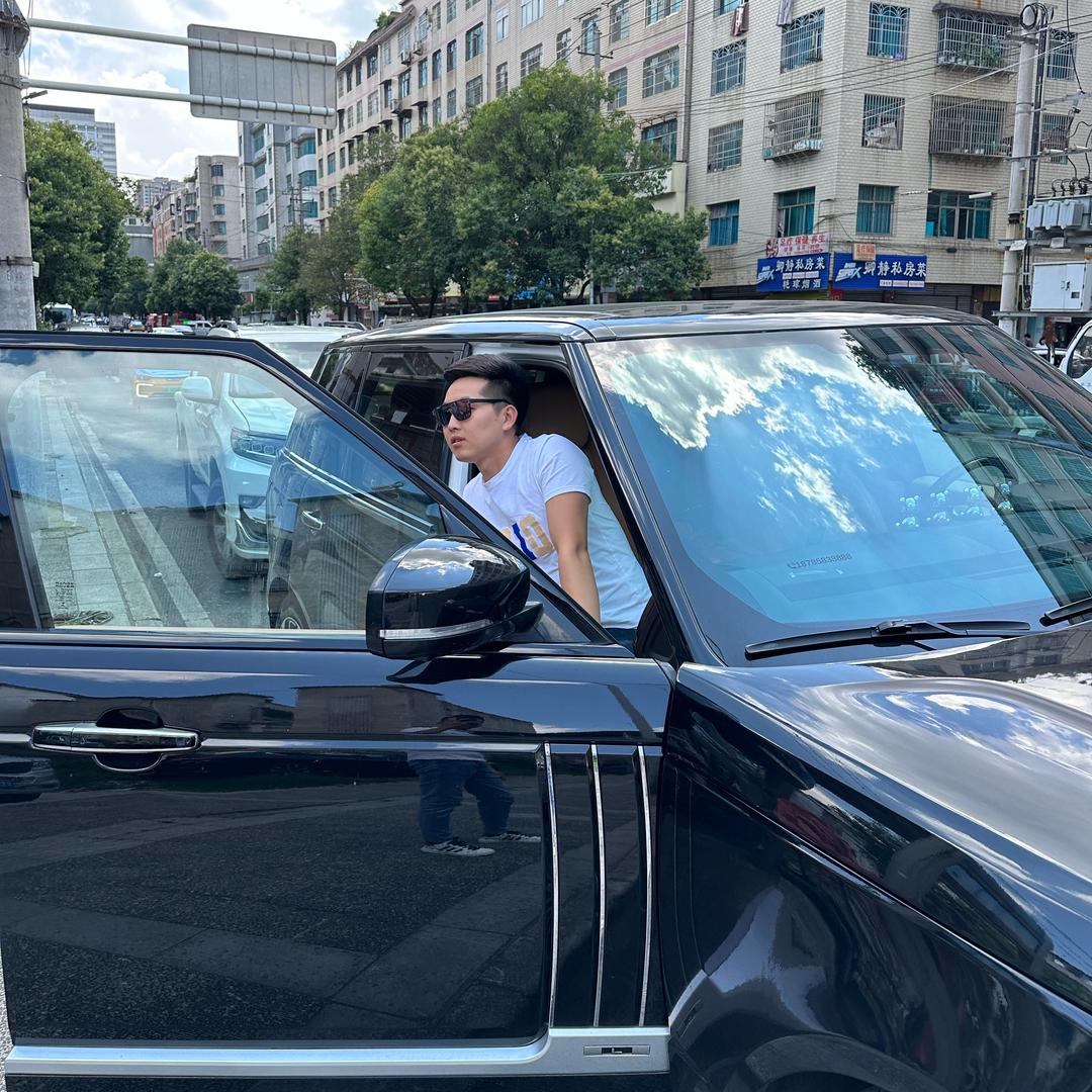 看世界。 找自己