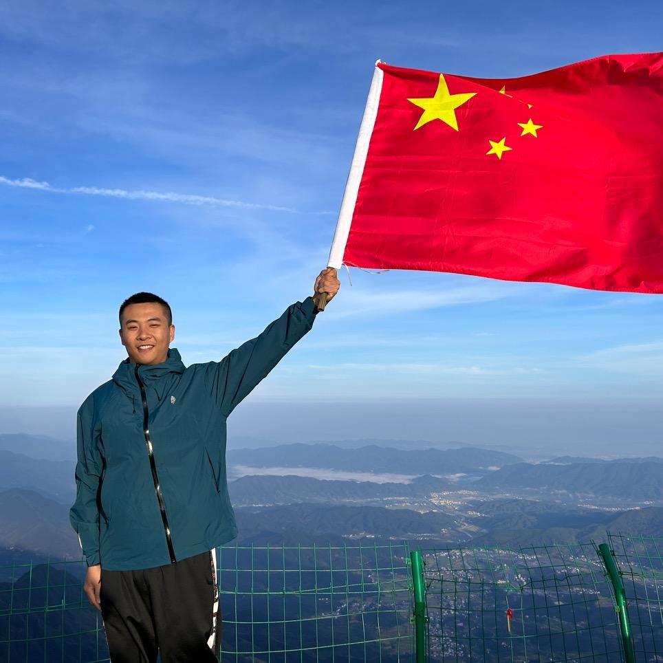 爱打球的怪叔叔