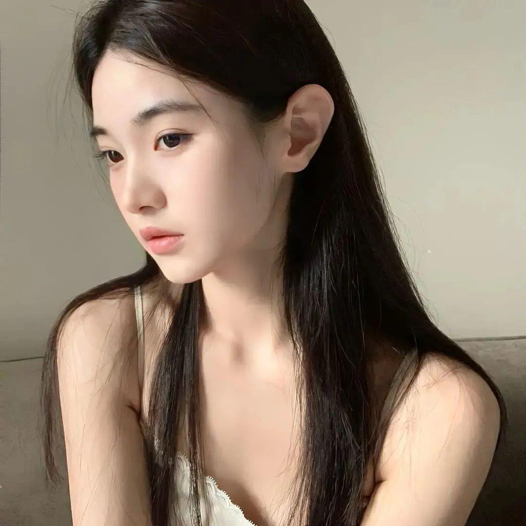 月弯弯🌙