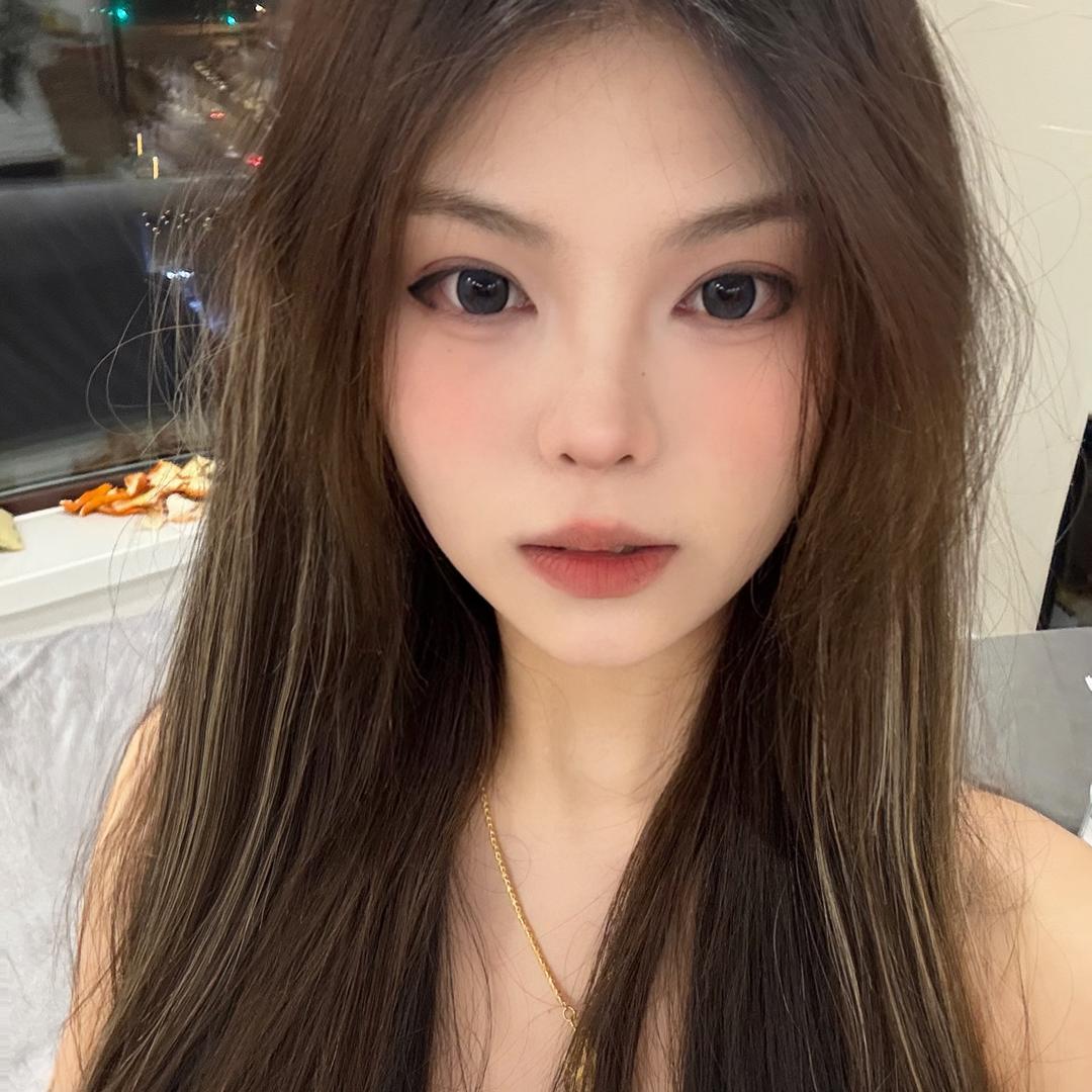 李李.