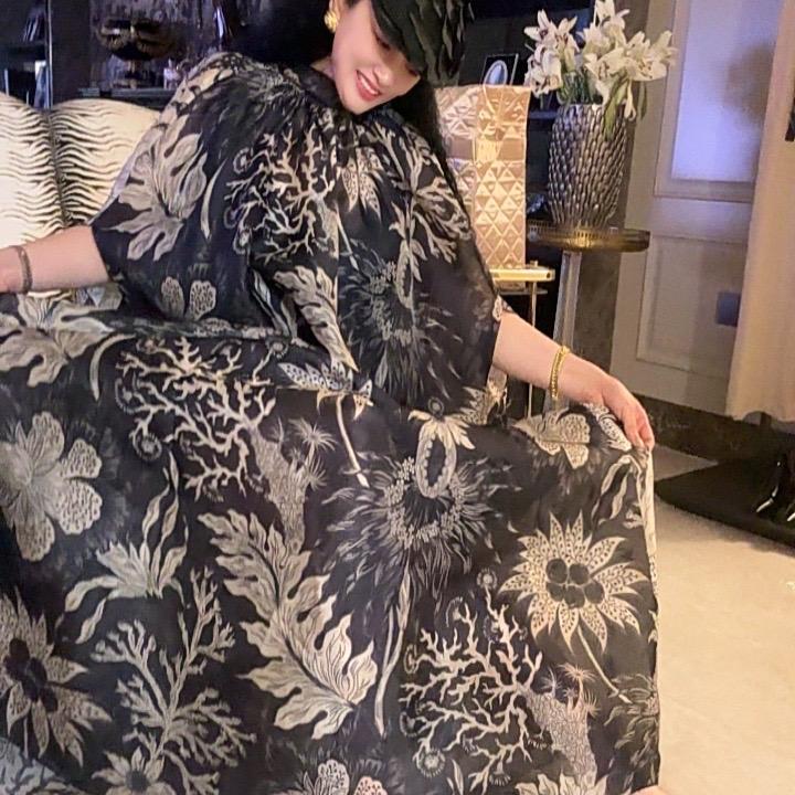 红唇族服饰