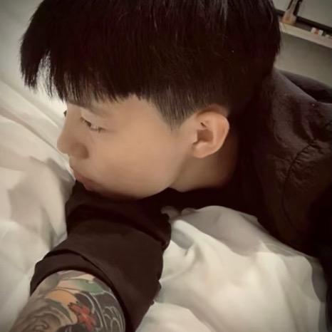 看海的伟.
