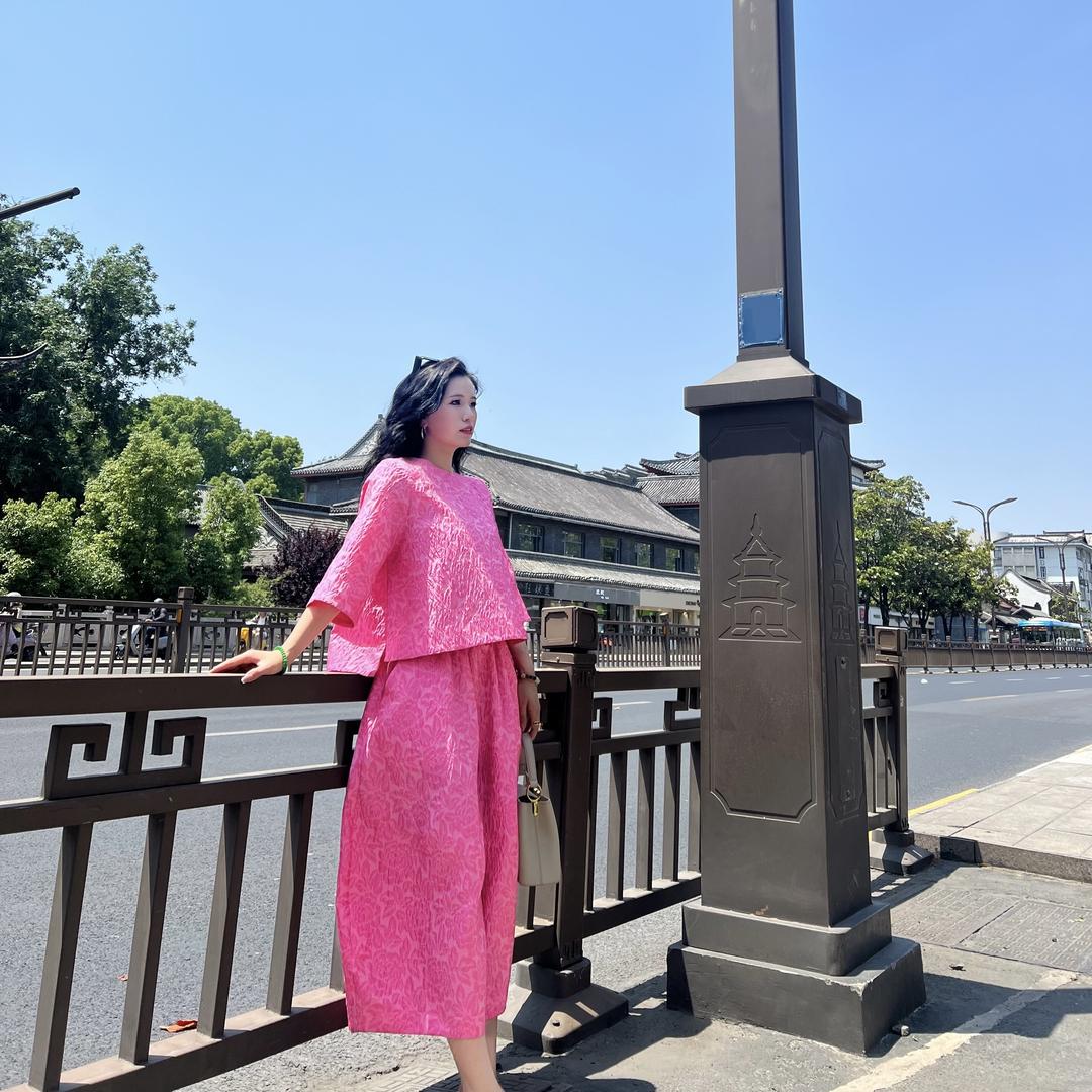 轮廓聚如专卖店宝藏直播间