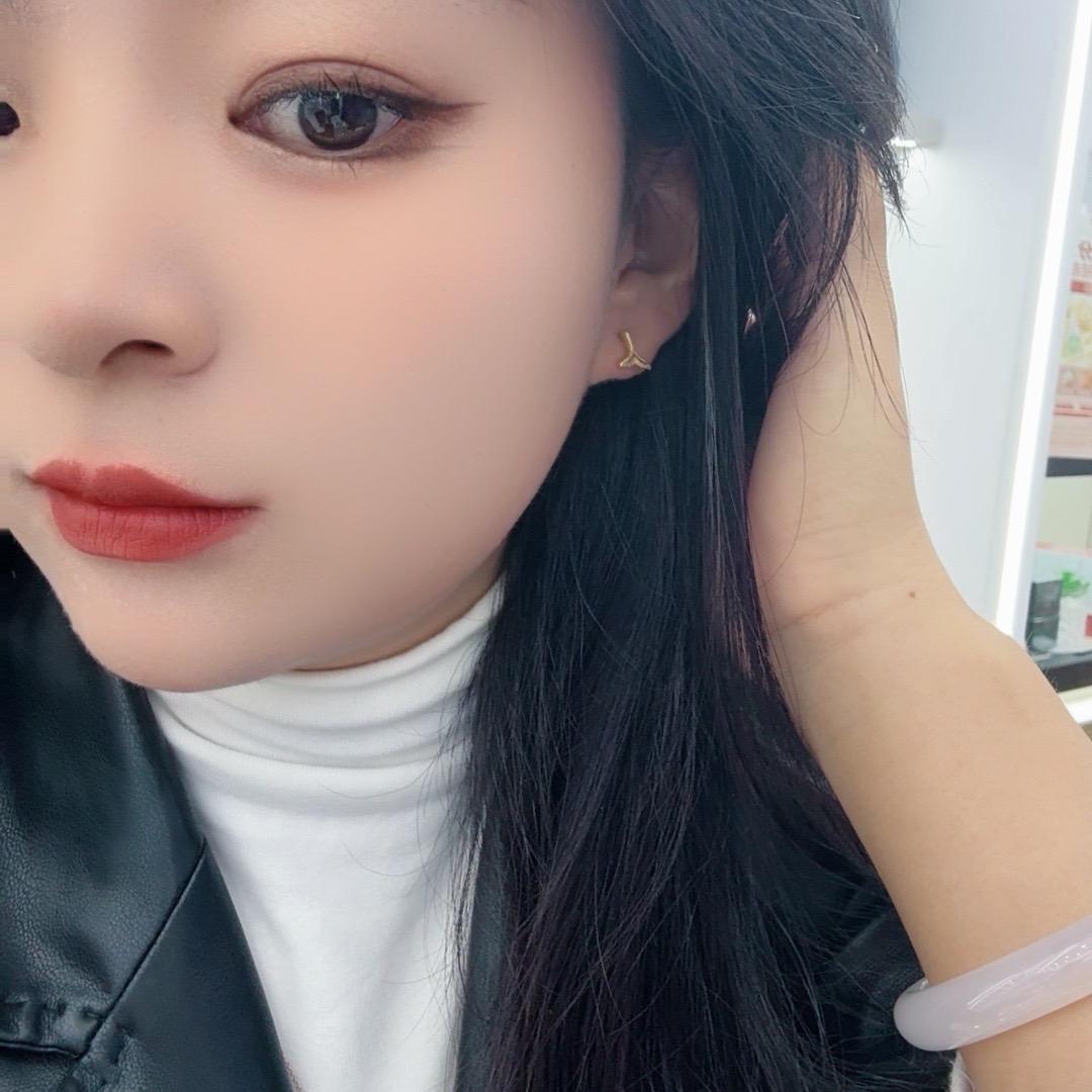 玲    宝