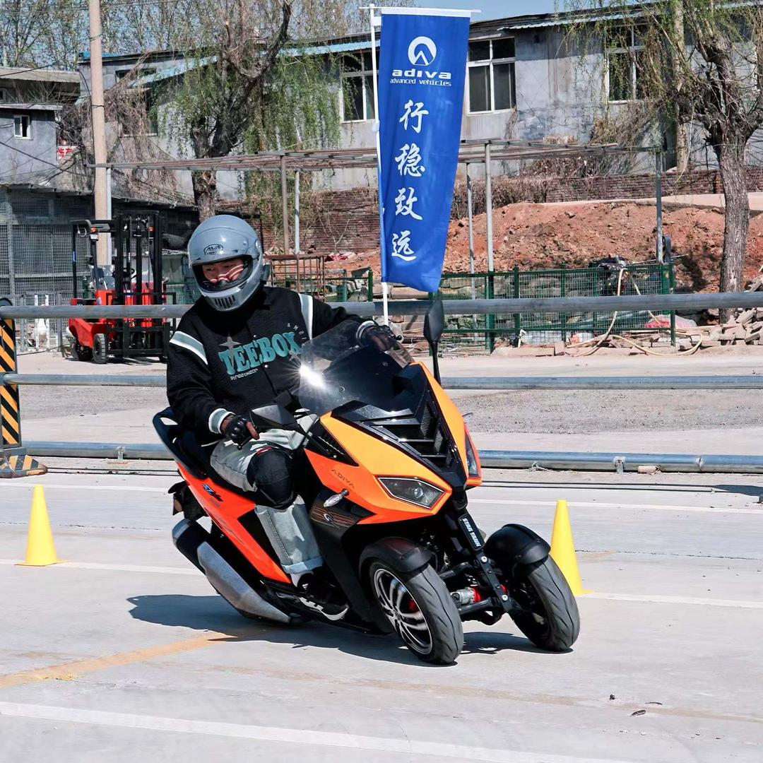 ADIVA倒三轮成都-阿木