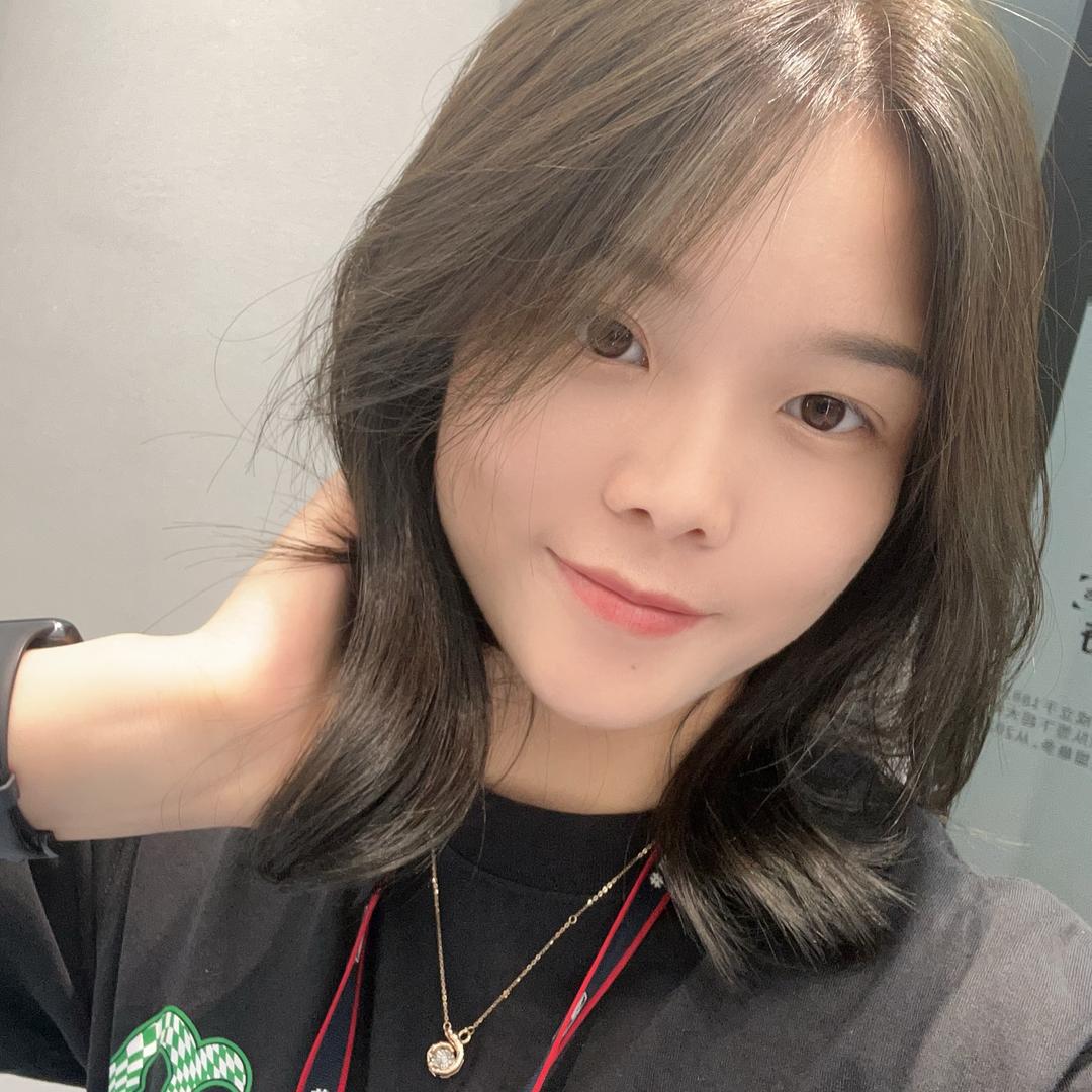 卖李干的小妹纸