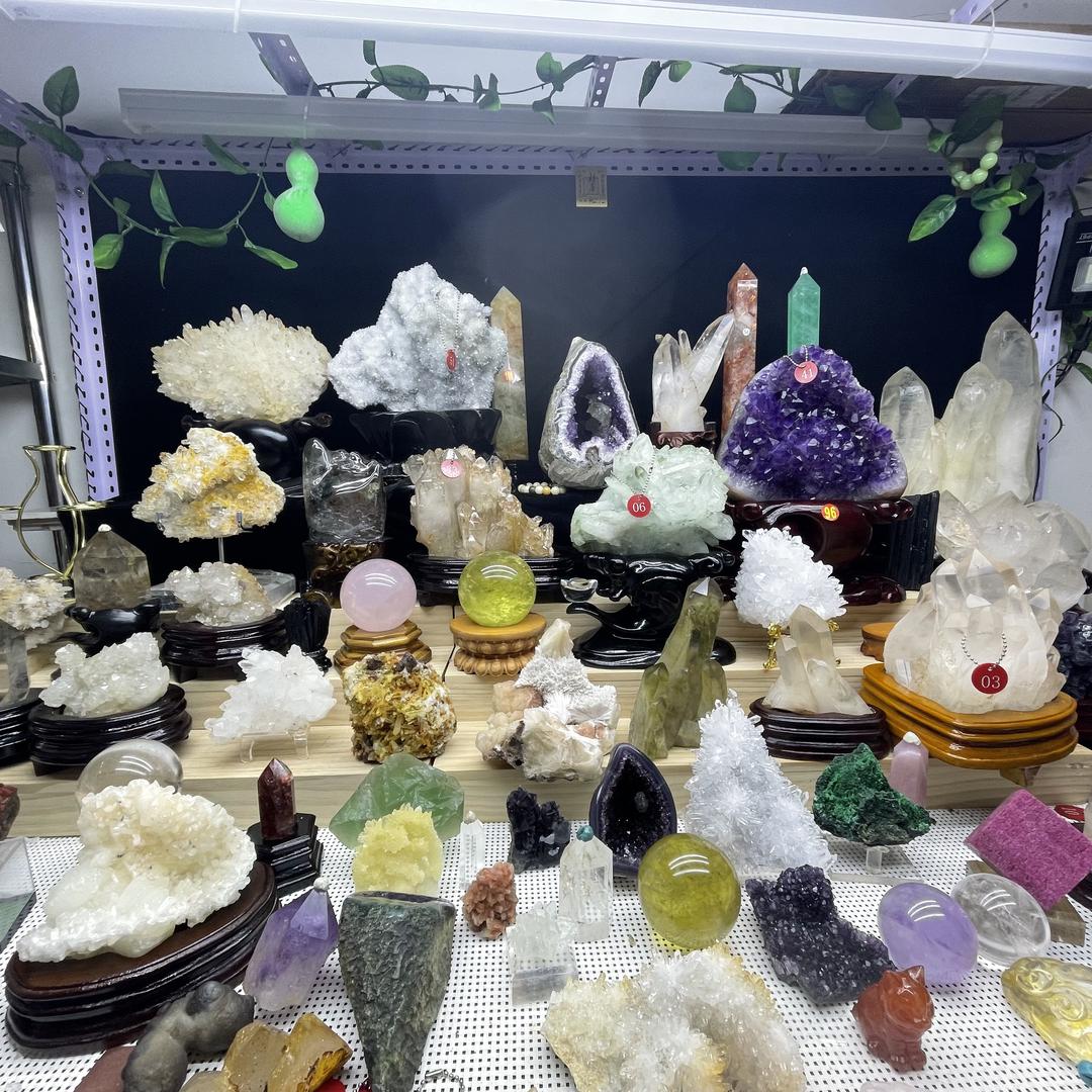 仟物集水晶矿标