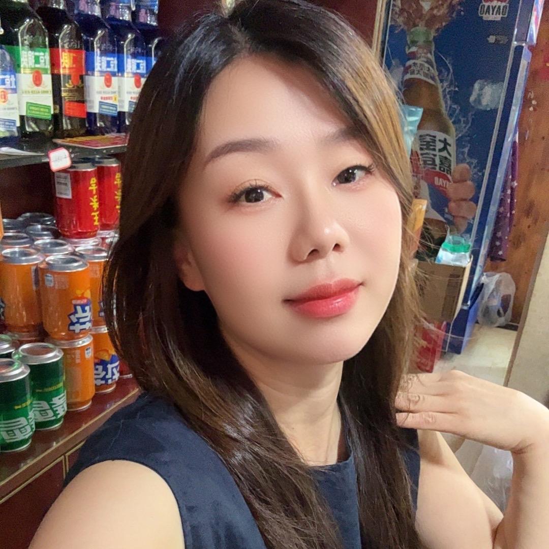 花湖洞氮羊肉馆老板娘