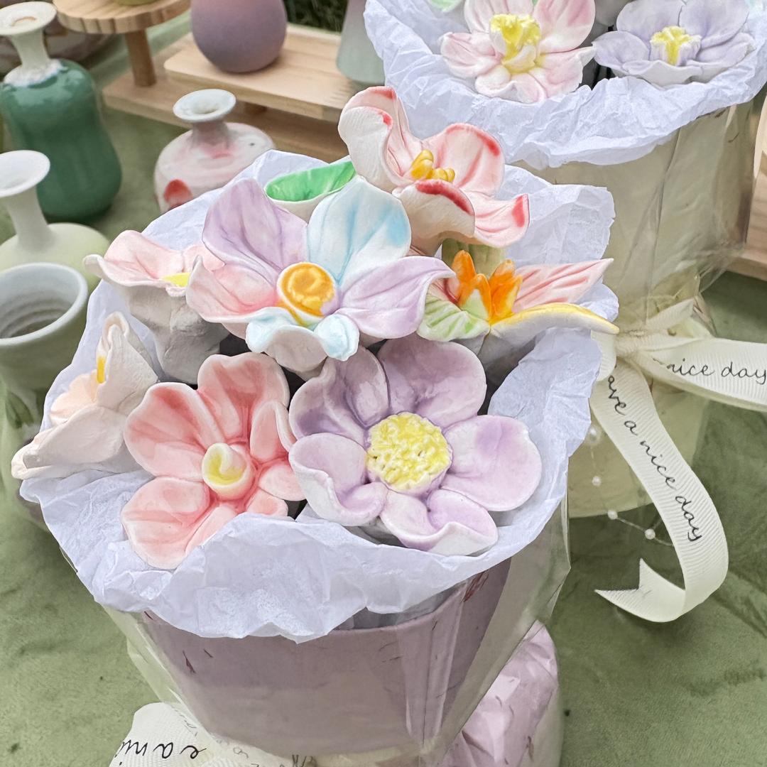 王小花的陶瓷地摊