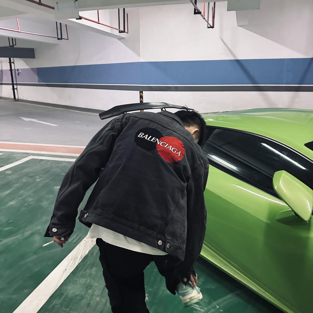 彭彭.