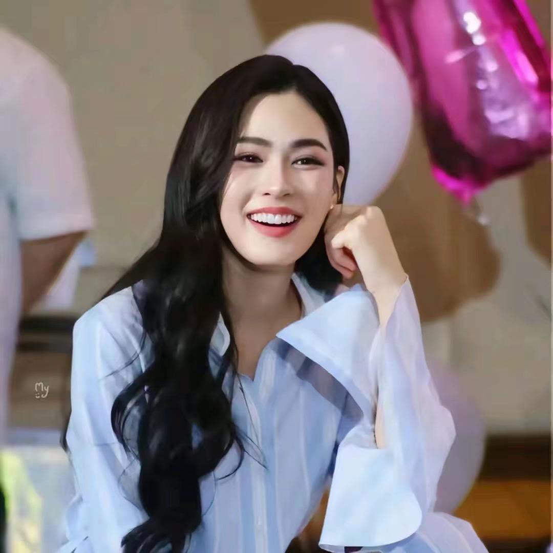 爱吃香菜。