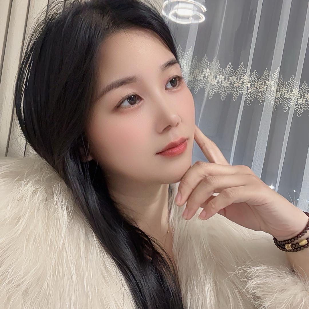 小梅吖