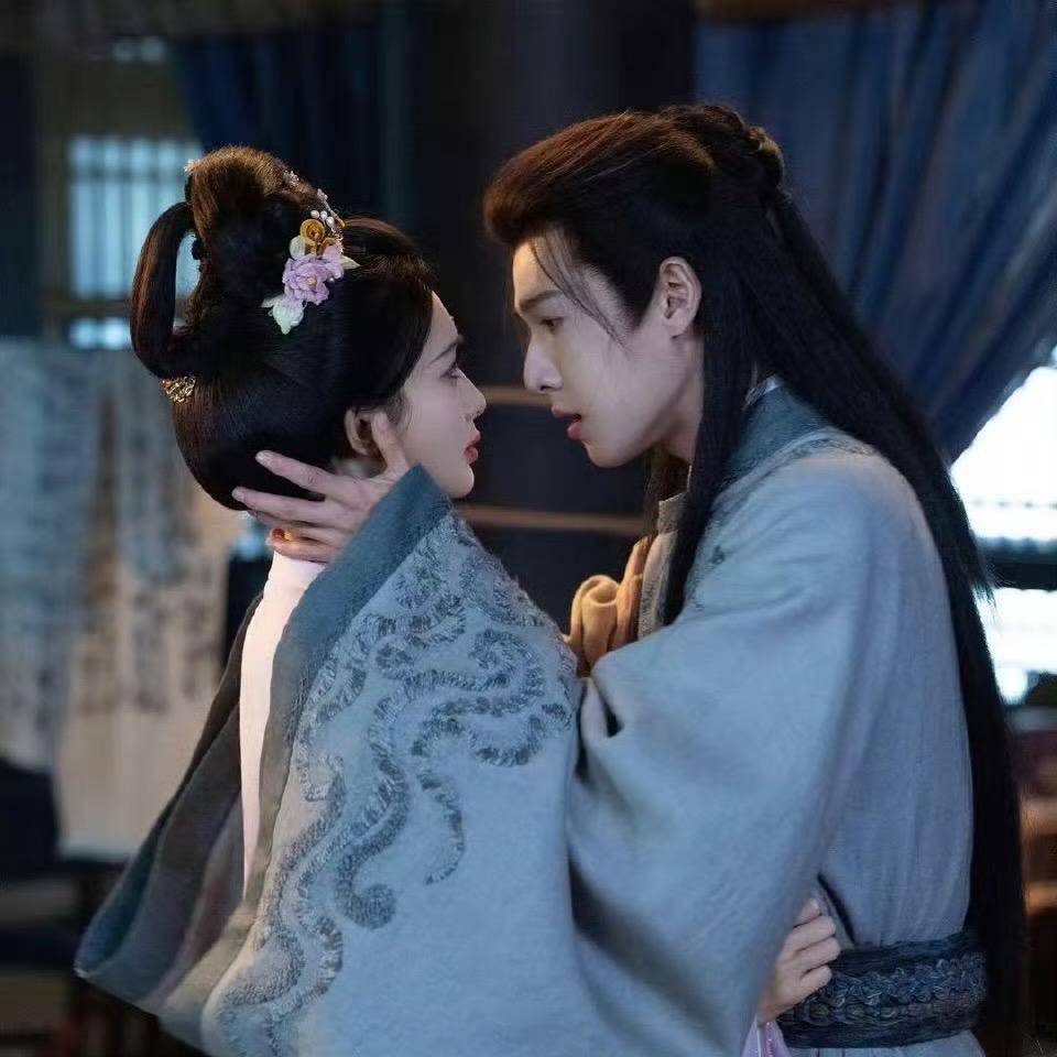 葡萄子_graper（离昀孟一个车门版