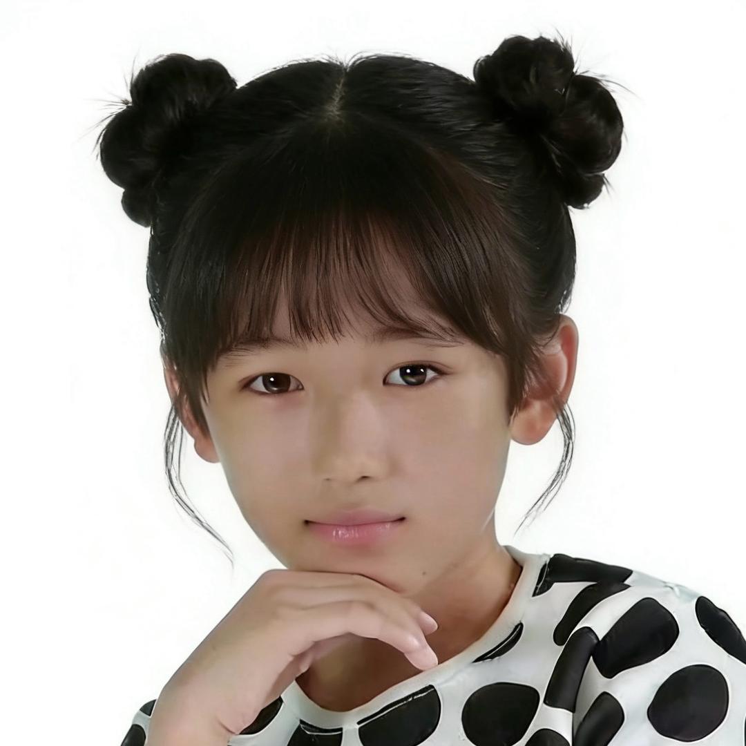 爱吃辣条的小女孩